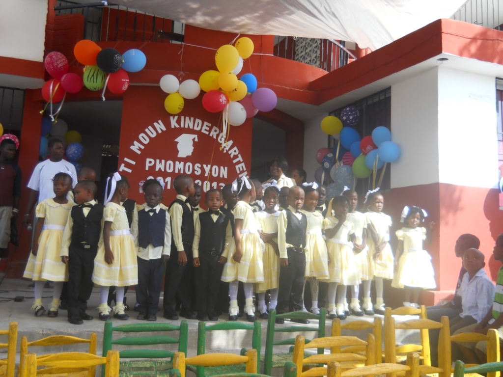 1graduationgarderie2013.jpg