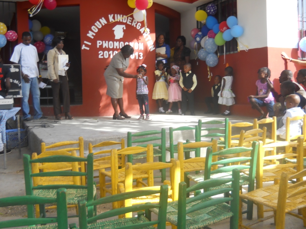 4graduationgarderie2013.jpg