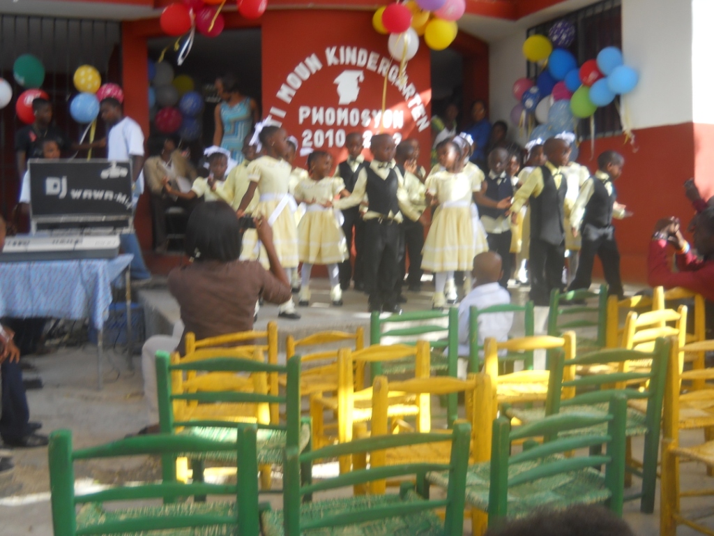 6graduationgarderie2013.jpg