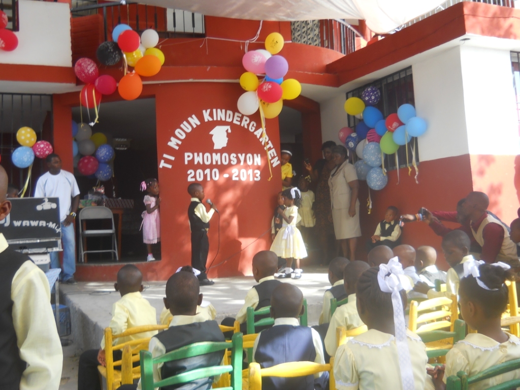 7graduationgarderie2013.jpg