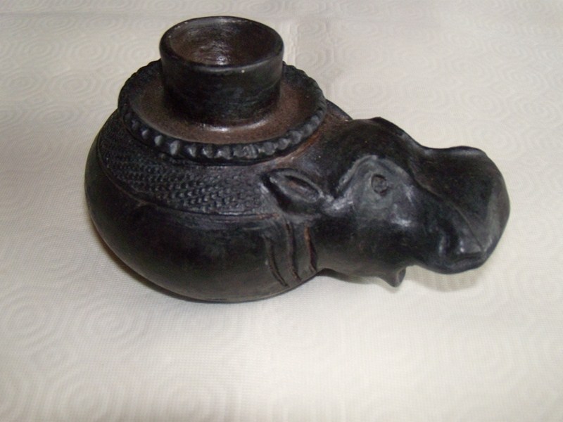 Poterie  hippopotame  dim15x8  tarif 15euros