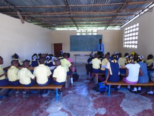 Retour au village après la journée de classe